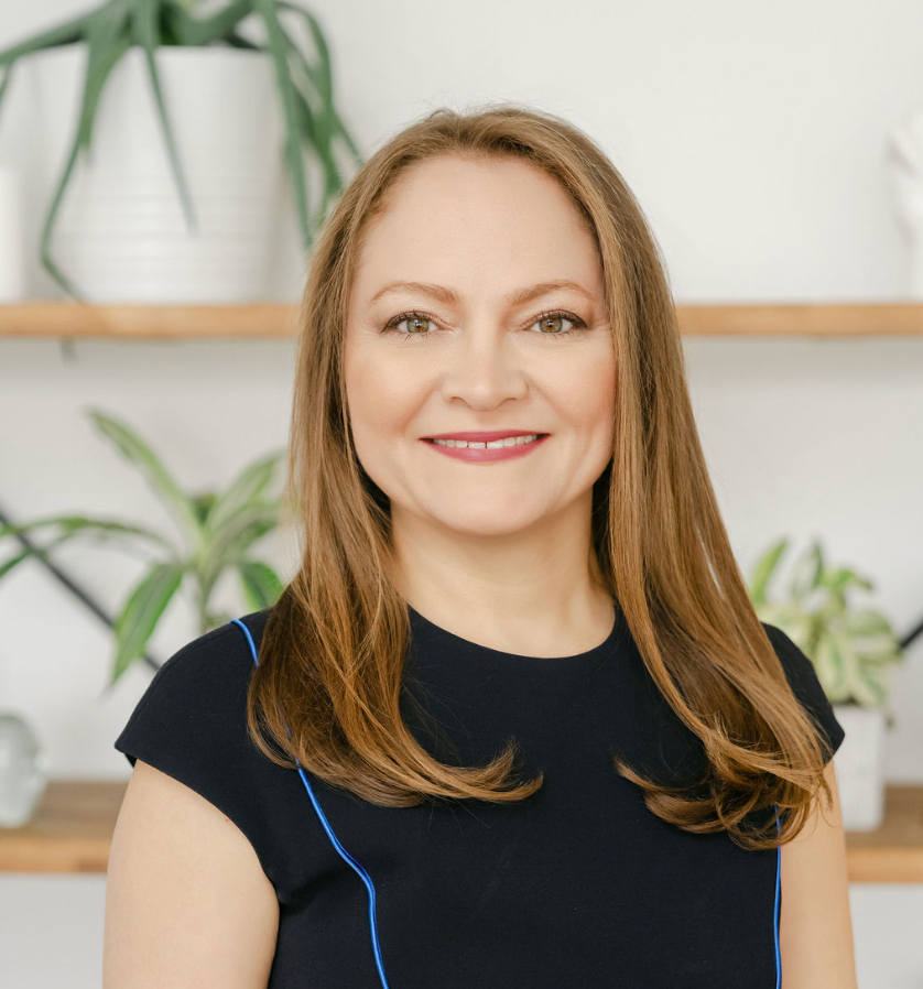 Dr. Marcia Maciel Santiago